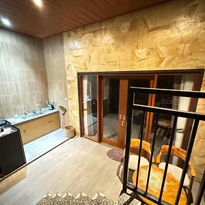 https://ayu-homestay.ubudhotelsnow.com